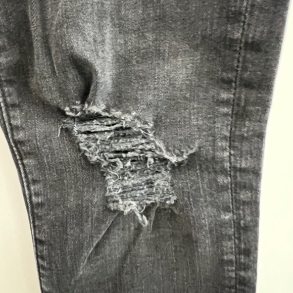 3X1 Jeans- Distressed - Picture 9 of 11